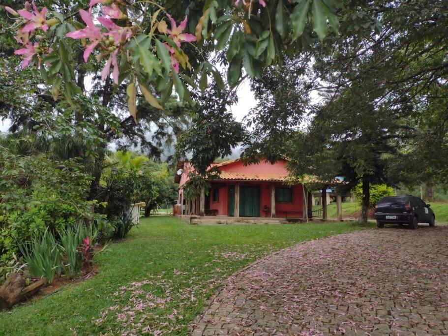 ブルマジーニョ Sitio Da Tia Lucia Perto Da Montanhaヴィラ エクステリア 写真